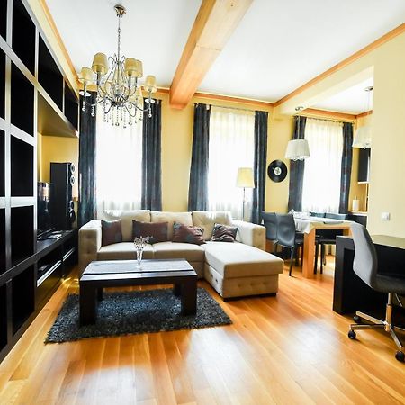Luxury Apartment Braşov Extérieur photo